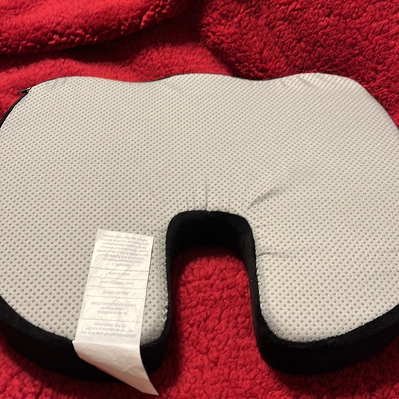 Memory foam black premium comfort chair cushion NWOT.  New condition - Picture 4 of 9